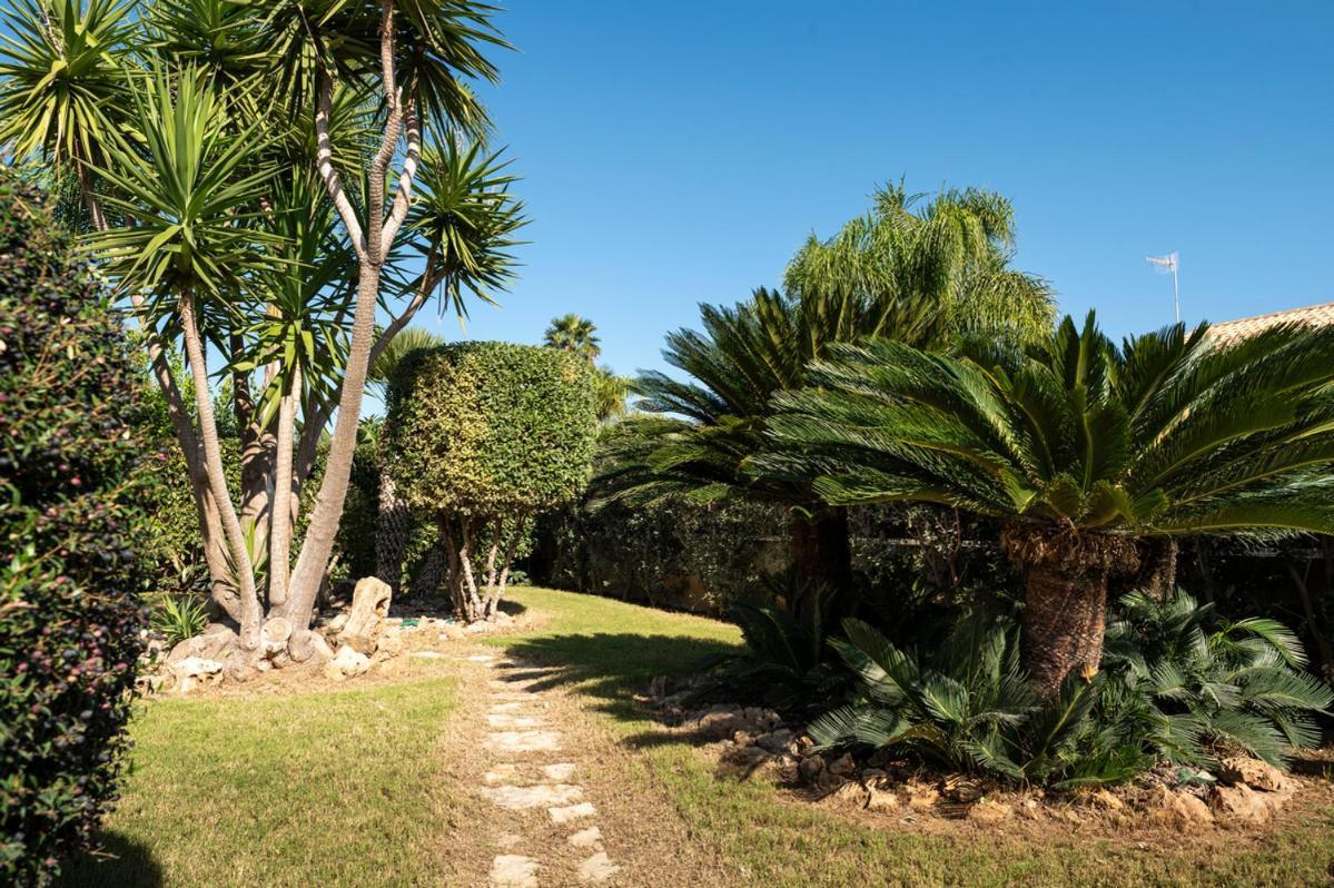 Villa Plumeria Campofelice Di Roccella Luaran gambar