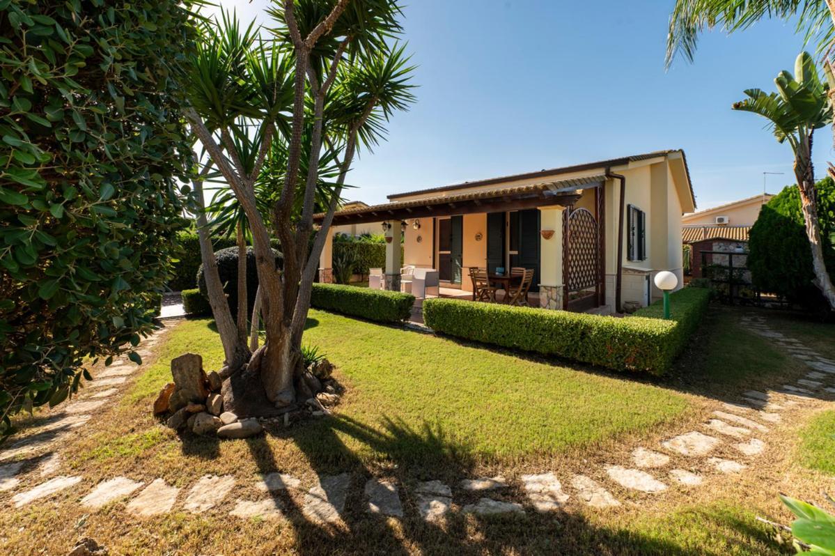 Villa Plumeria Campofelice Di Roccella Luaran gambar