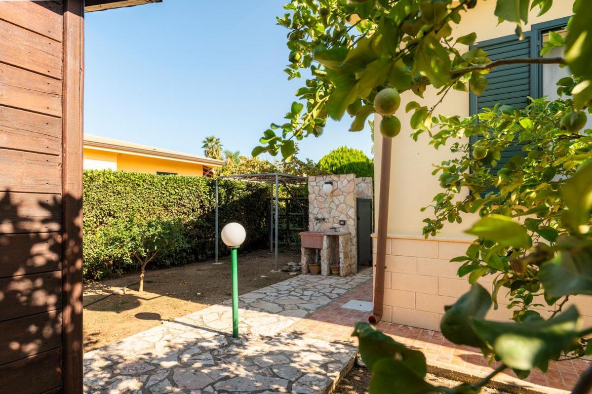 Villa Plumeria Campofelice Di Roccella Luaran gambar