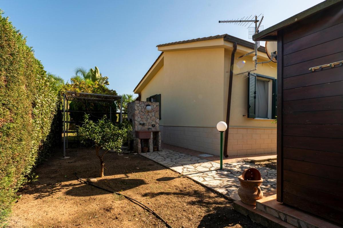 Villa Plumeria Campofelice Di Roccella Luaran gambar